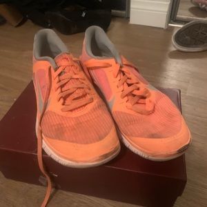 Orange Nike’s